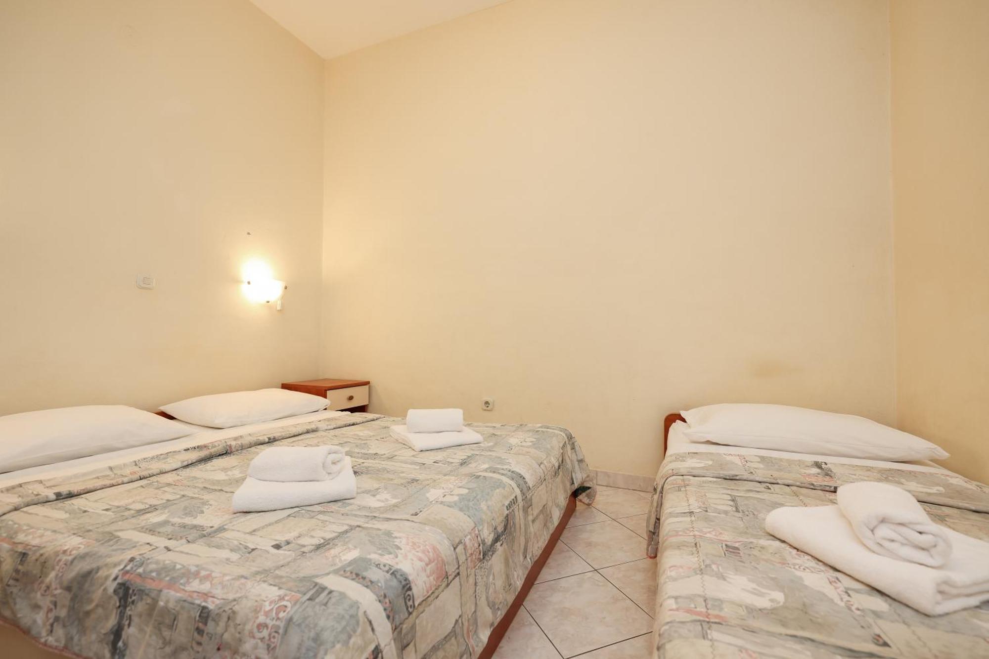 Beachfront Apartments Jermen ซูโกชัน ภายนอก รูปภาพ