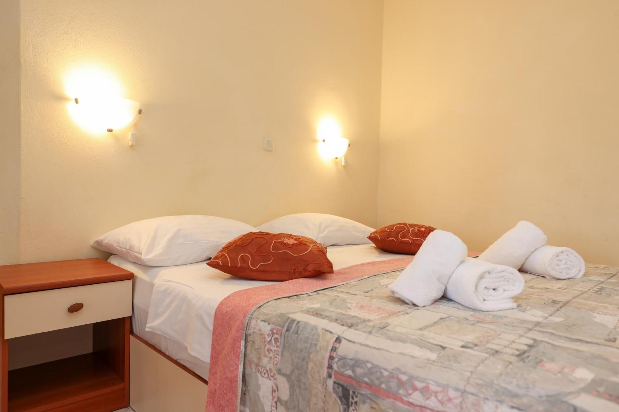 Beachfront Apartments Jermen ซูโกชัน ภายนอก รูปภาพ