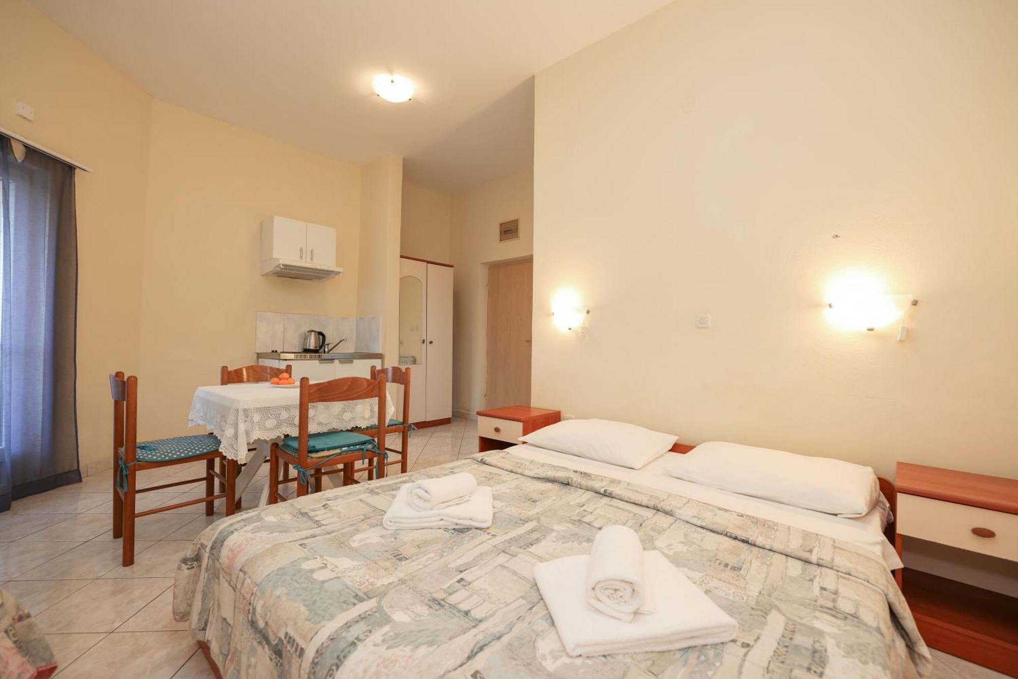 Beachfront Apartments Jermen ซูโกชัน ภายนอก รูปภาพ