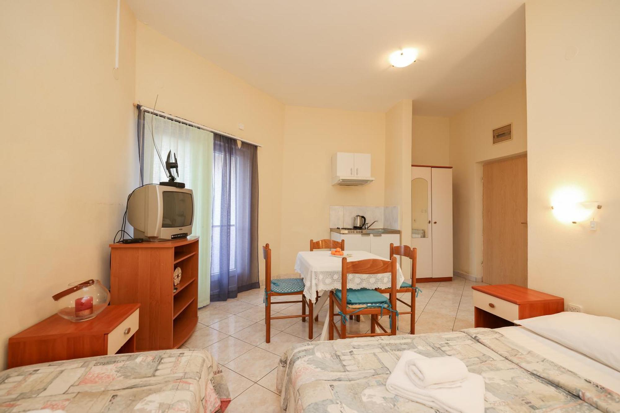 Beachfront Apartments Jermen ซูโกชัน ภายนอก รูปภาพ