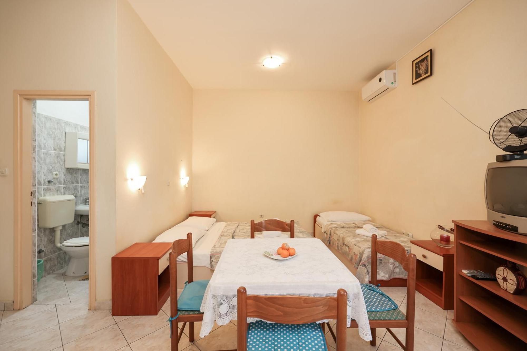 Beachfront Apartments Jermen ซูโกชัน ภายนอก รูปภาพ