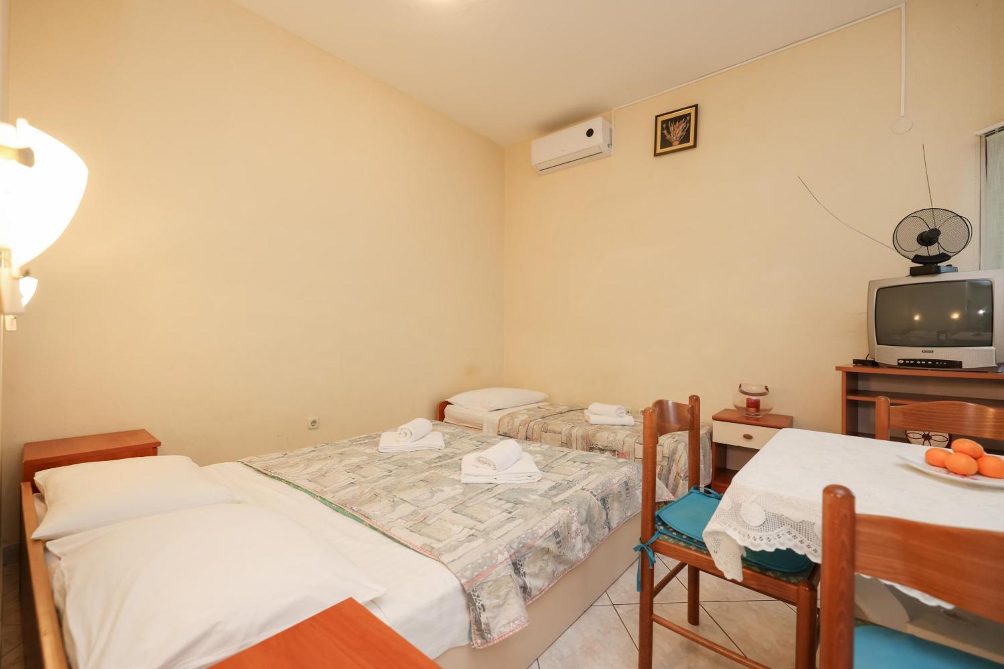 Beachfront Apartments Jermen ซูโกชัน ภายนอก รูปภาพ