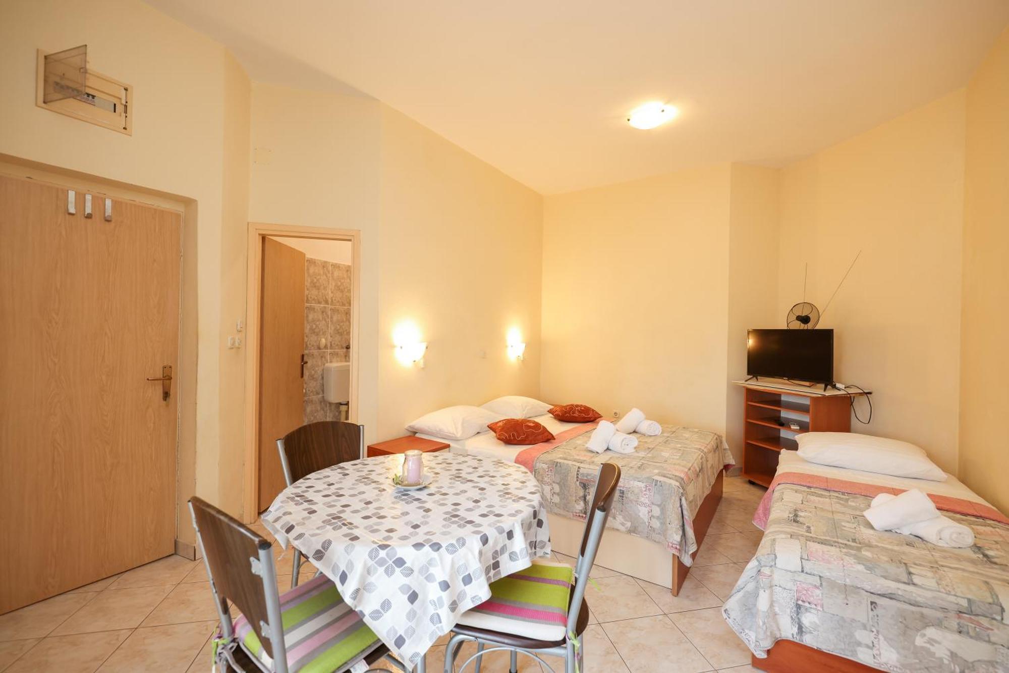 Beachfront Apartments Jermen ซูโกชัน ภายนอก รูปภาพ