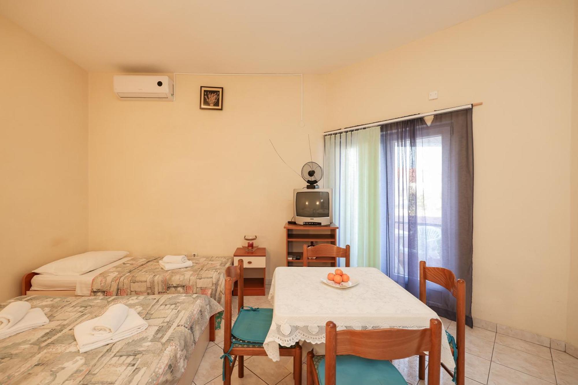 Beachfront Apartments Jermen ซูโกชัน ภายนอก รูปภาพ